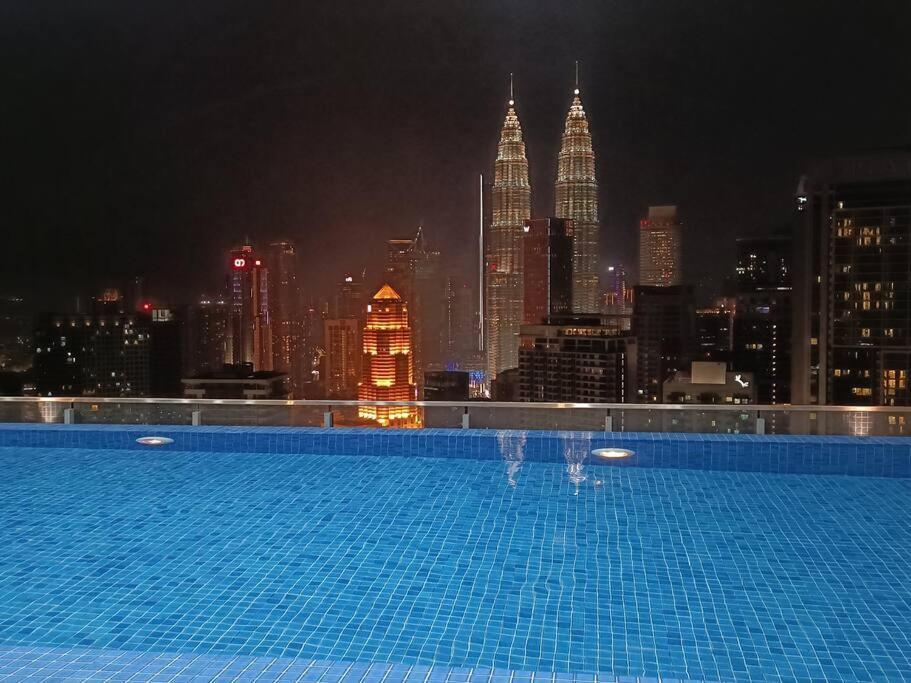 C14B Modern Infinity Pool Klcc Balcony View Διαμέρισμα Κουάλα Λουμπούρ Εξωτερικό φωτογραφία