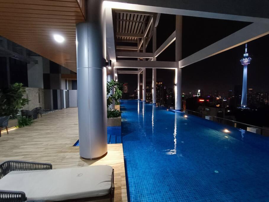 C14B Modern Infinity Pool Klcc Balcony View Διαμέρισμα Κουάλα Λουμπούρ Εξωτερικό φωτογραφία