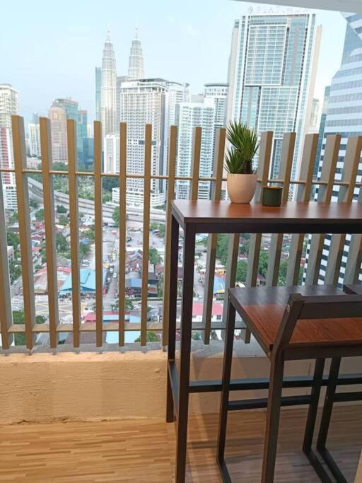 C14B Modern Infinity Pool Klcc Balcony View Διαμέρισμα Κουάλα Λουμπούρ Εξωτερικό φωτογραφία