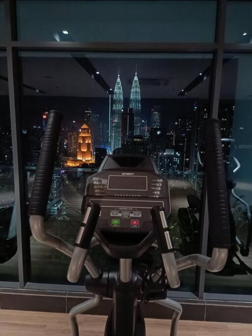 C14B Modern Infinity Pool Klcc Balcony View Διαμέρισμα Κουάλα Λουμπούρ Εξωτερικό φωτογραφία