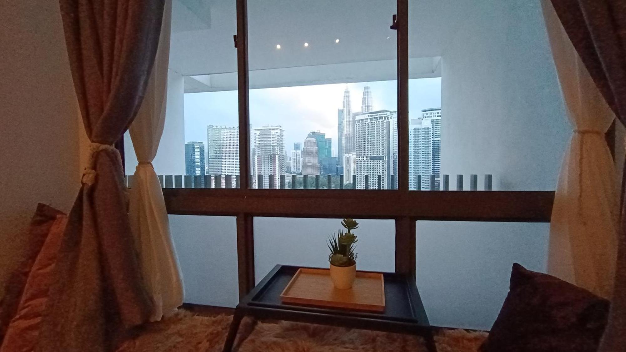 C14B Modern Infinity Pool Klcc Balcony View Διαμέρισμα Κουάλα Λουμπούρ Εξωτερικό φωτογραφία