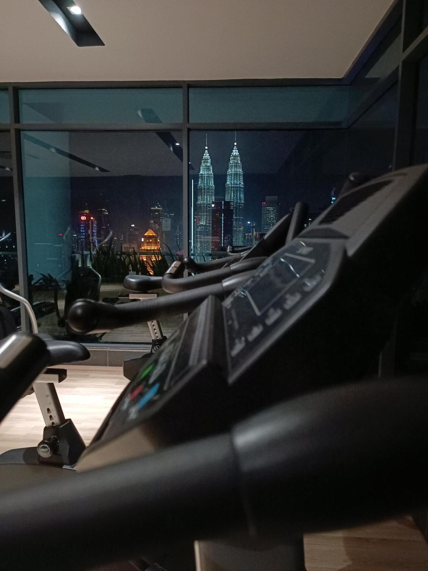 C14B Modern Infinity Pool Klcc Balcony View Διαμέρισμα Κουάλα Λουμπούρ Εξωτερικό φωτογραφία
