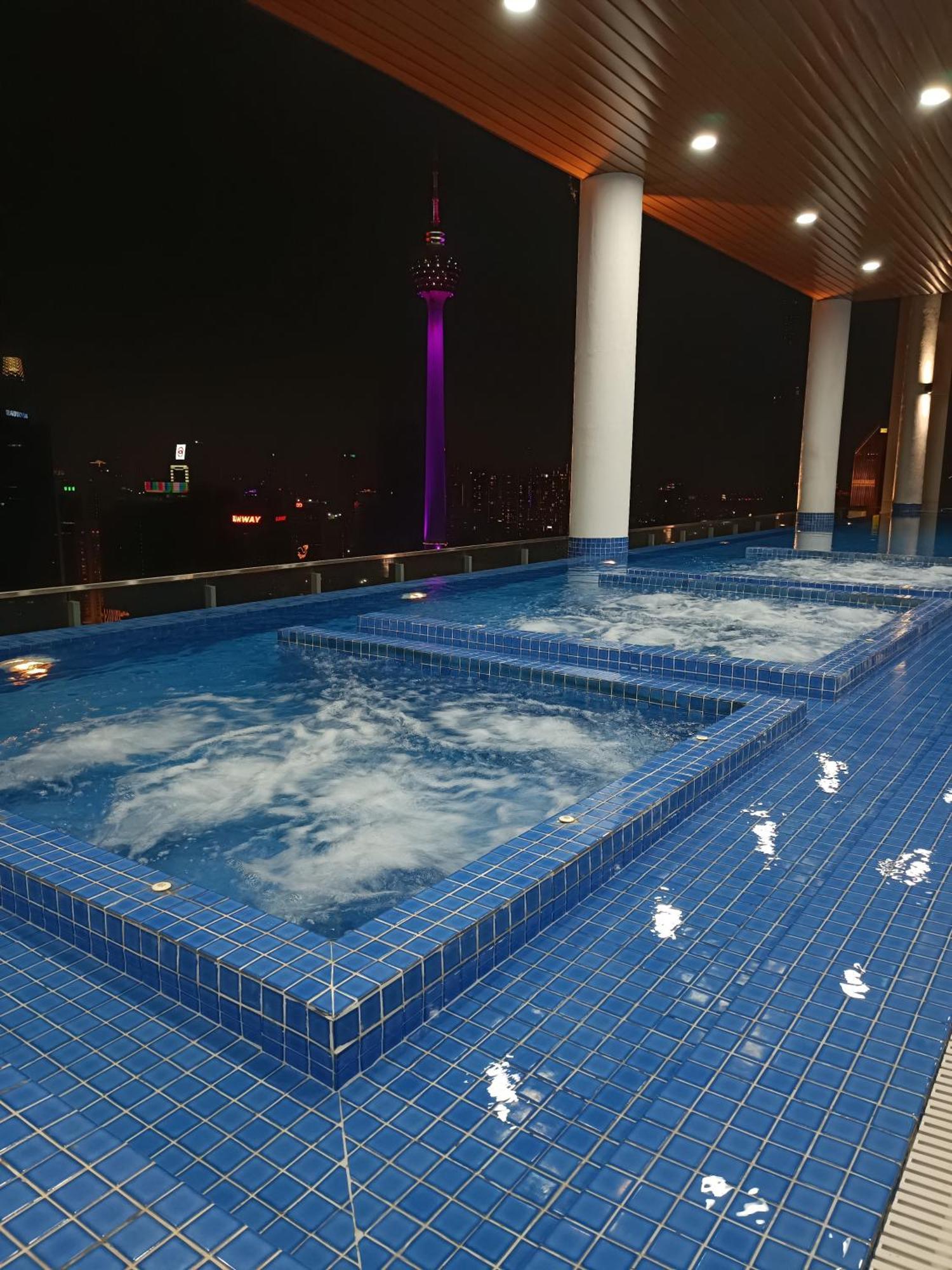 C14B Modern Infinity Pool Klcc Balcony View Διαμέρισμα Κουάλα Λουμπούρ Εξωτερικό φωτογραφία