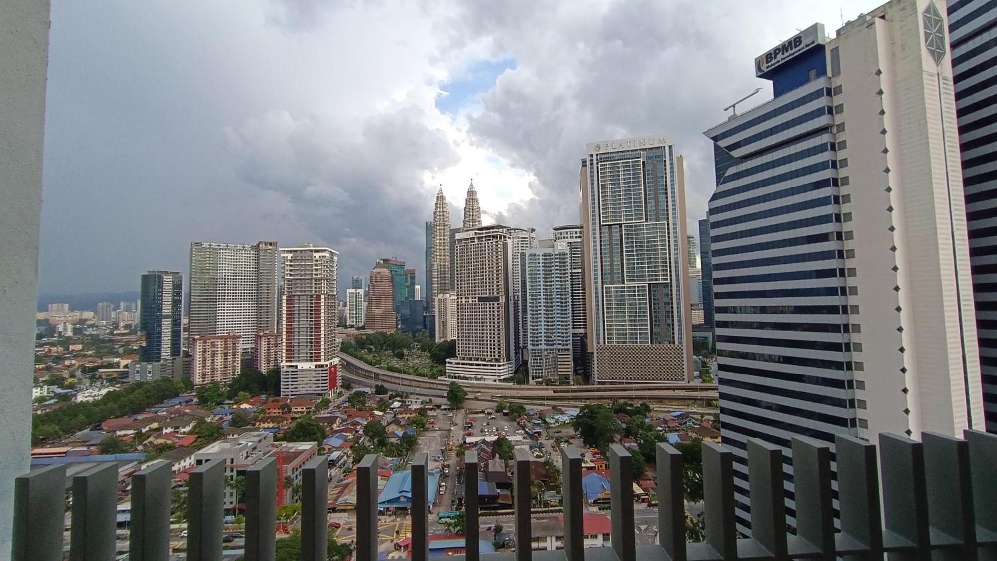 C14B Modern Infinity Pool Klcc Balcony View Διαμέρισμα Κουάλα Λουμπούρ Εξωτερικό φωτογραφία